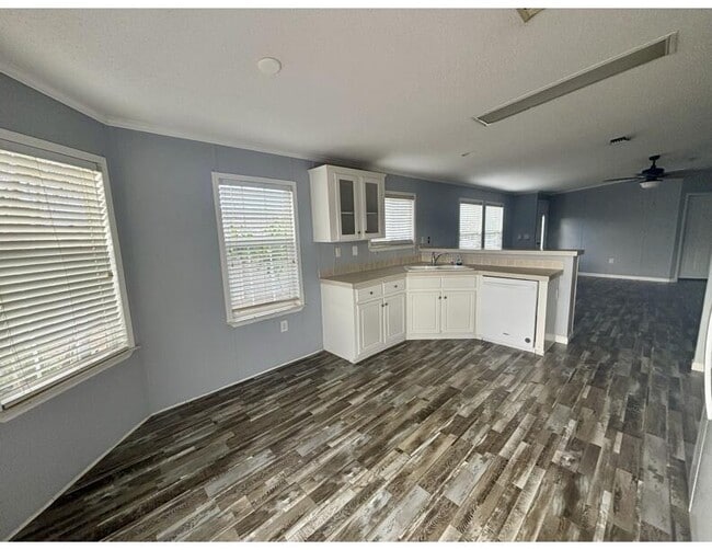 Foto del edificio - 8321 SE Skylark Ave