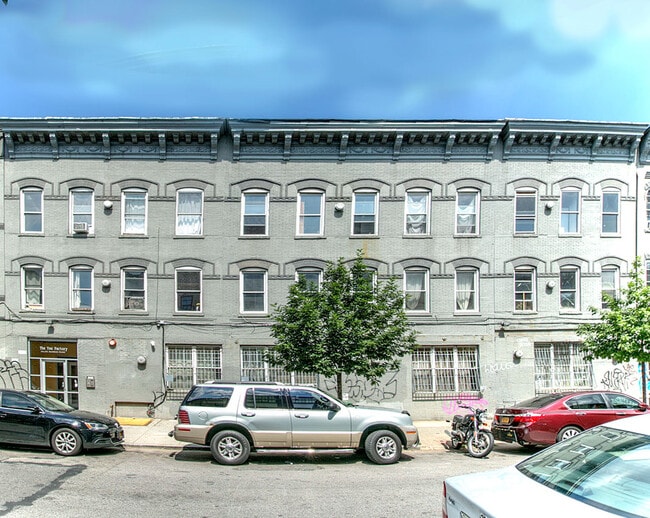 Building Photo - 175 Stockholm St