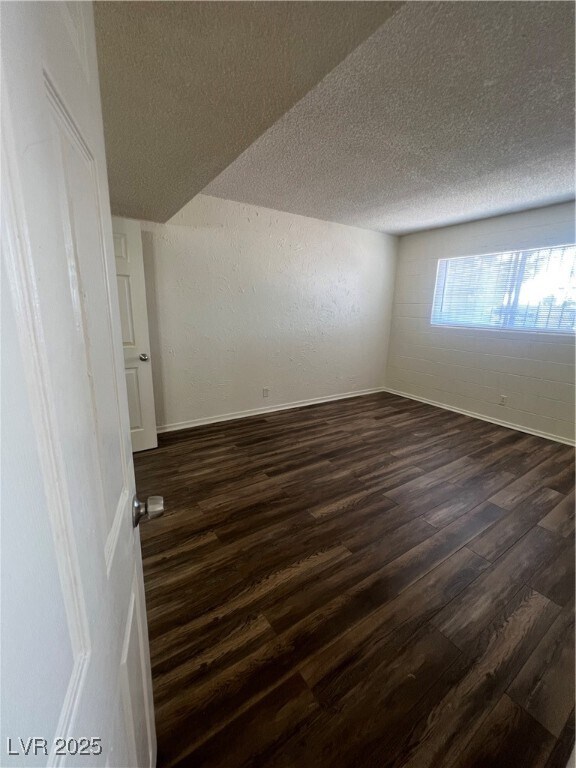 Foto del edificio - 595 S Royal Crest Cir