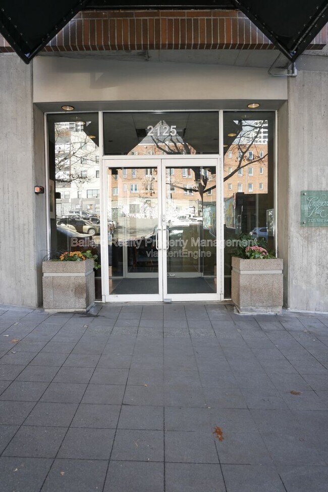 Foto del edificio - 2125 1st Ave