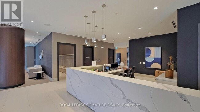 Photo du bâtiment - 2550-2550 Simcoe St N