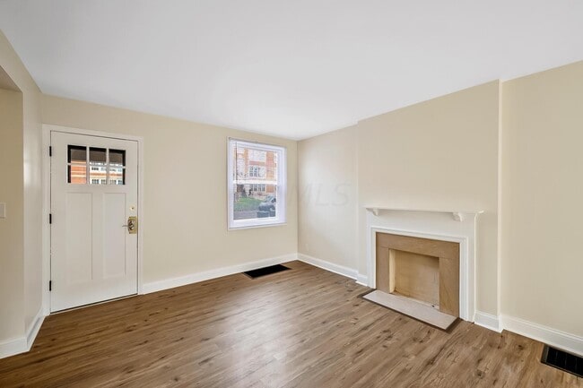 Building Photo - 109 E Arcadia Ave