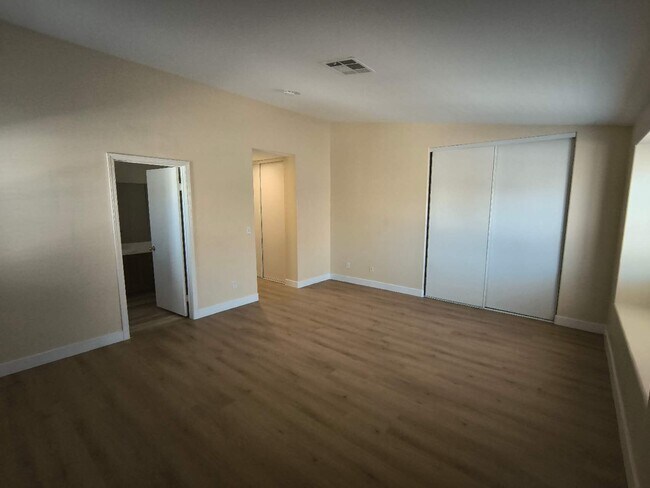 Building Photo - 5323 Hanging Tree Ln