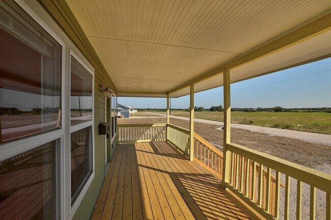 Building Photo - 117 Daisy Ln