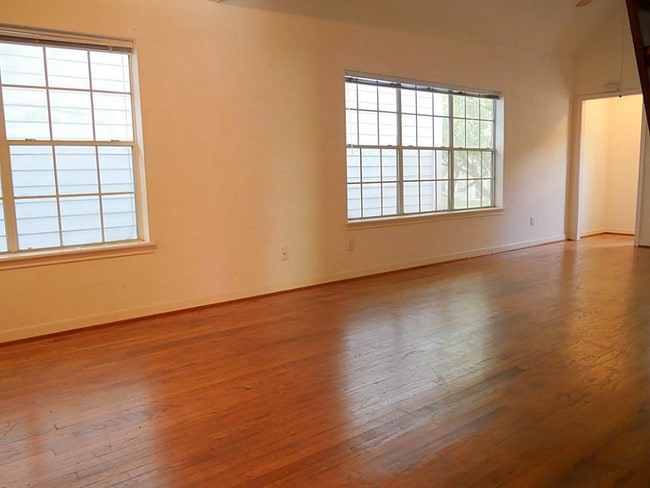 Building Photo - 1516 Park St