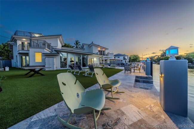 Building Photo - 2523 Castilla Isle