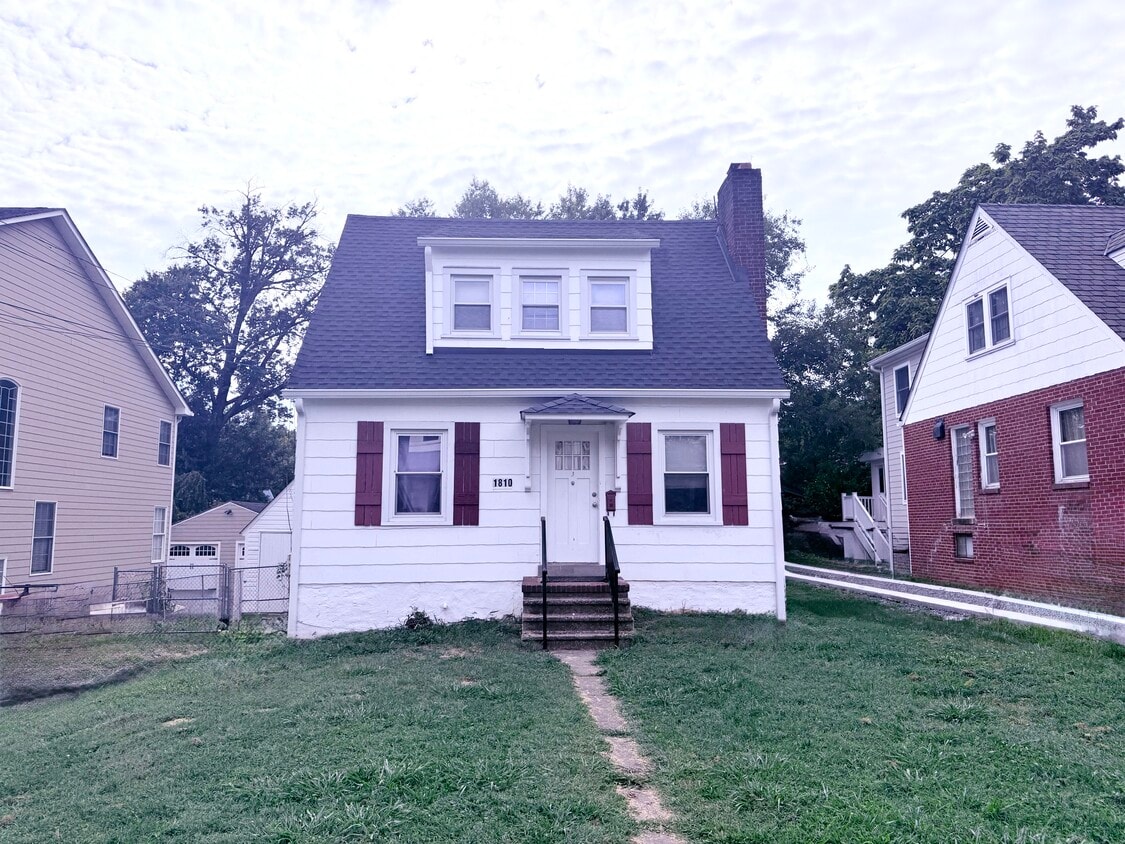 house front - 1810 N Underwood St (Arlington, VA)