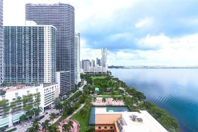 Building Photo - 1717 N Bayshore Dr