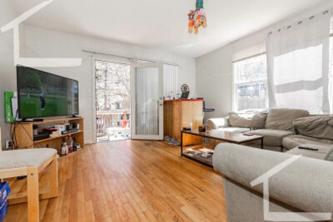 Foto del edificio - EXTREMELY NICE 6 BED 3BATH IN ALLSTON