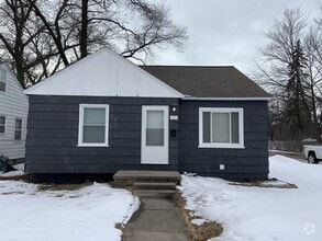 Building Photo - 3351 Highland St
