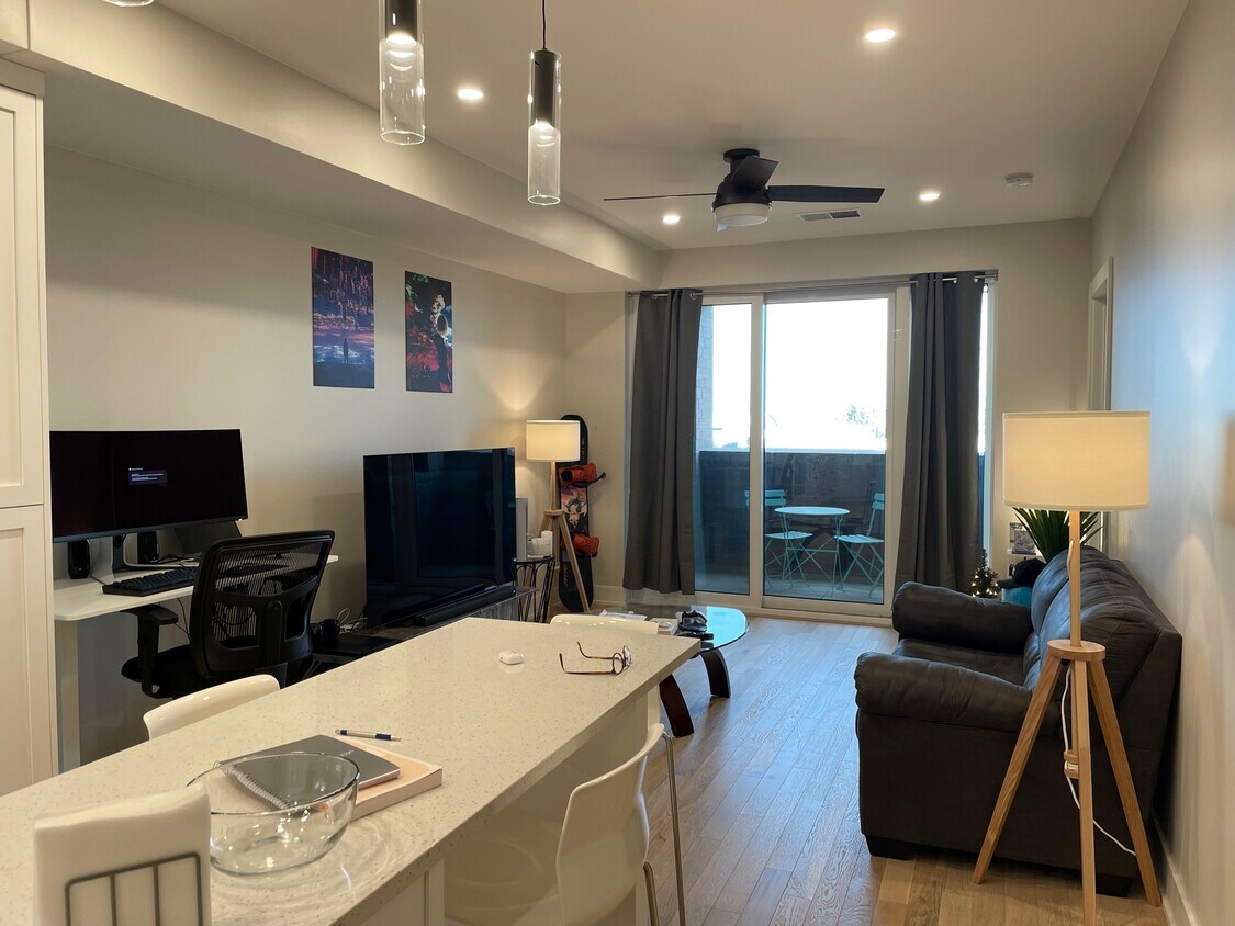 Foto principal - 221 E Mountain Ave