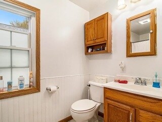 Building Photo - 701 W 6th St