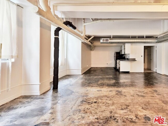 Foto del edificio - 215 W 7th St