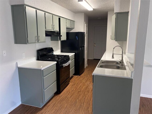 Building Photo - 2300 Misty Morning Way