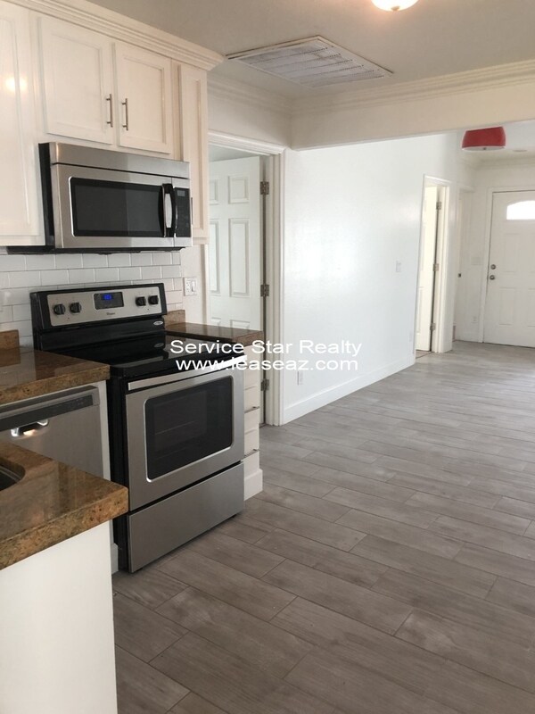 Building Photo - 337 N 15th Ave