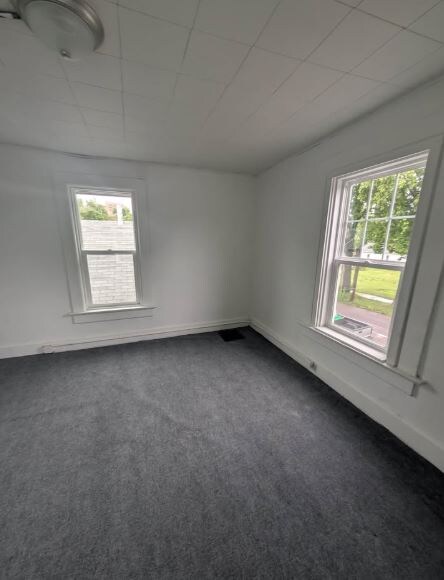 Building Photo - 613 Green St