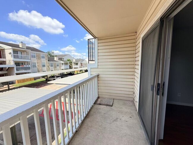 Foto del edificio - 2750 Holly Hall St