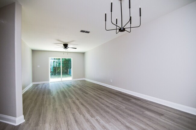 Foto del edificio - 304 E Bells Blvd