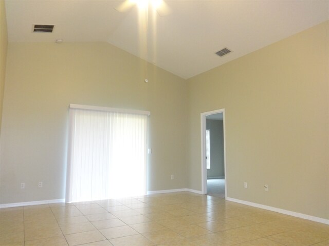 Foto del edificio - 227 Sikes Ct