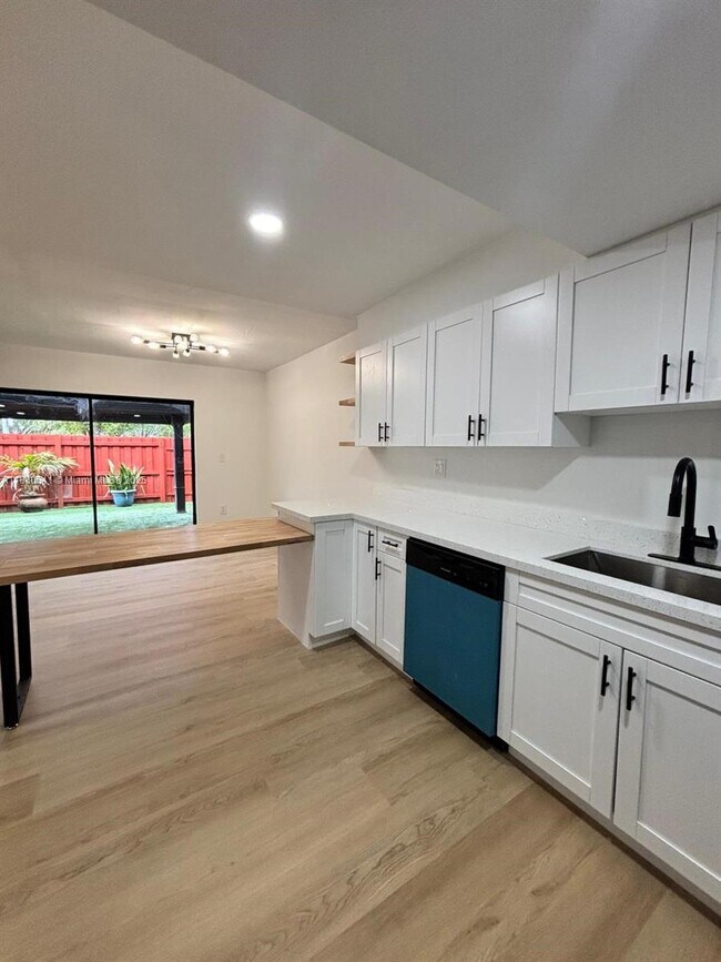 Foto del edificio - 10700 NW 7th St