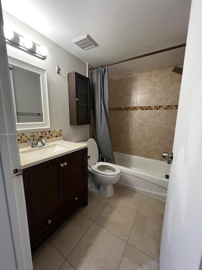 Foto del edificio - 2575 SW 27th Ave