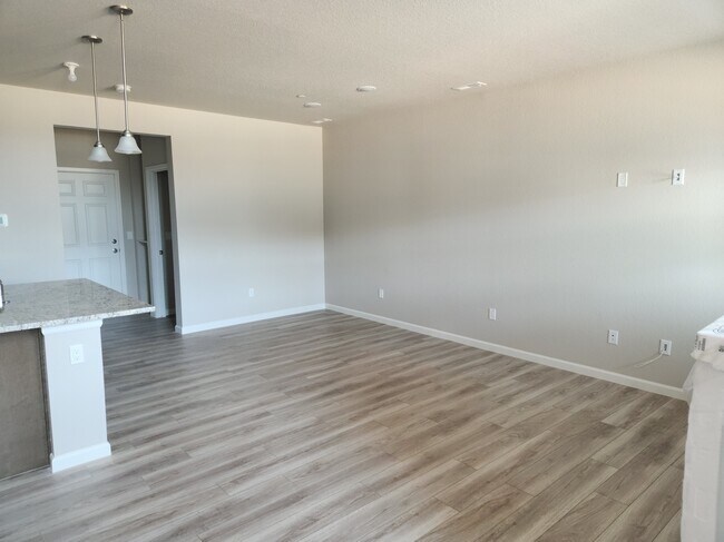 Dining area off of kitchen - 1567 Blue Sapphire Vw