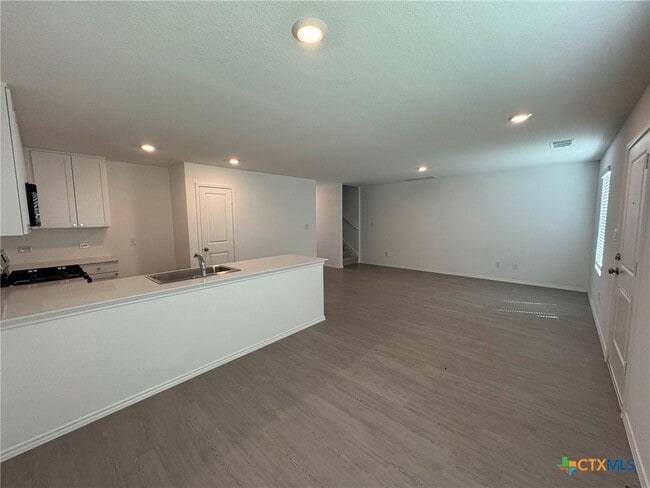 Building Photo - 317 Trinity River Holw