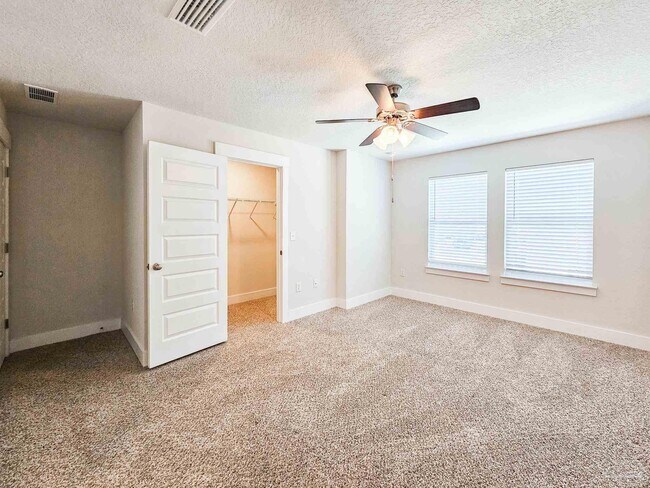Building Photo - 1463 Iroquois Ct