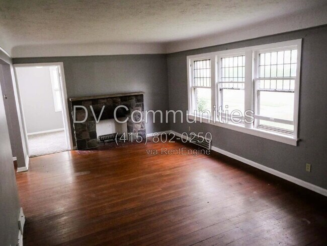 Foto del edificio - 1504 Sherbrook Rd