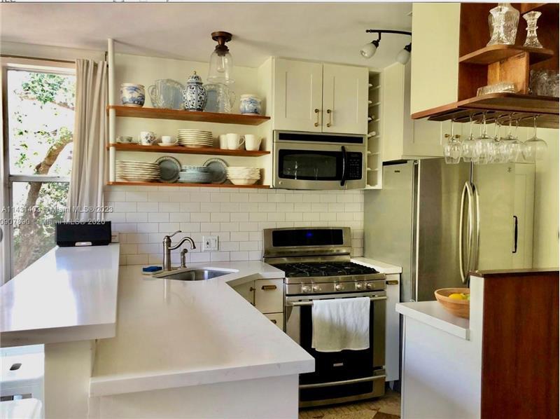 Foto principal - 3025 Virginia St