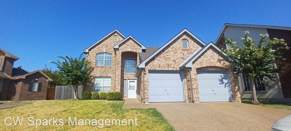 Primary Photo - 5 br, 2.5 bath House - 4221 Greenwood Trail