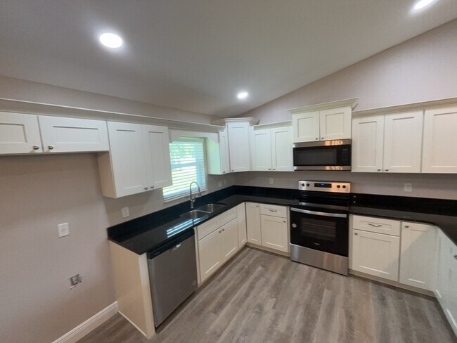 Foto del edificio - 7110 N Westbrook Way