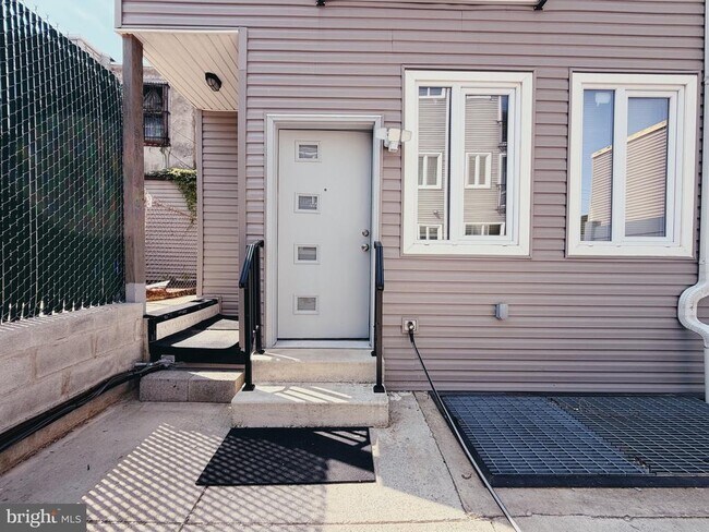 Foto del edificio - 2720 W Thompson St