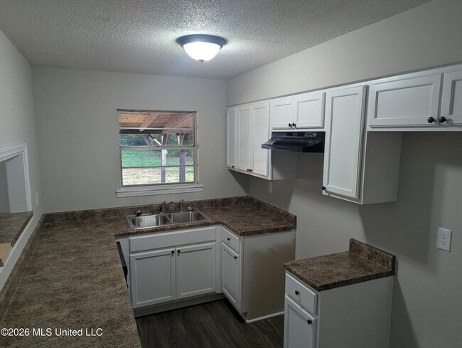 Foto del edificio - 2628 Hillcrest Dr