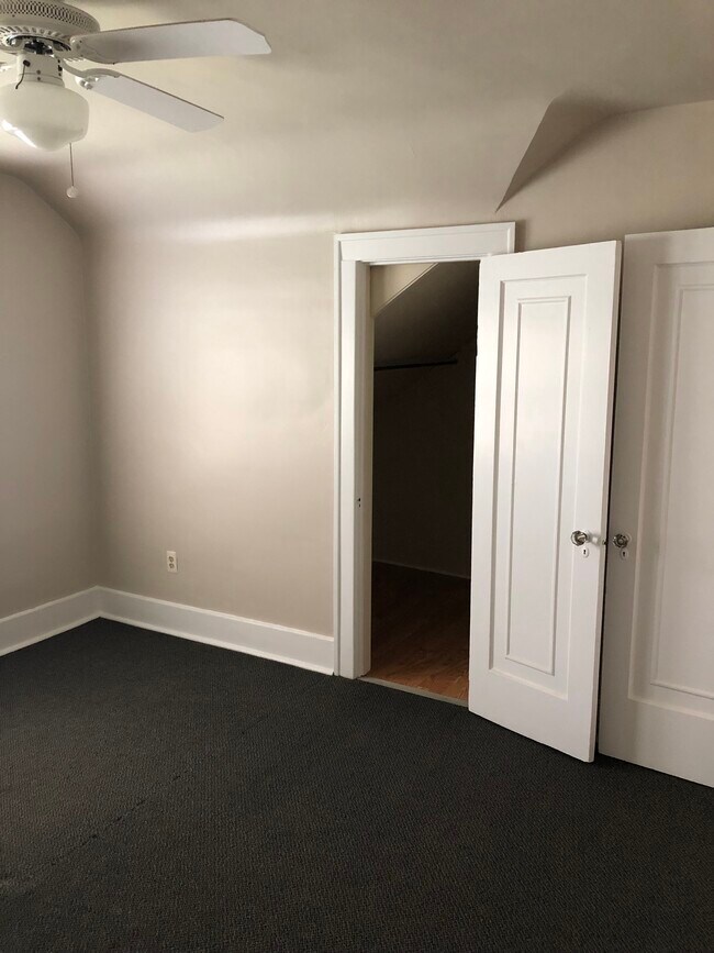Bedroom - 115 Smith St