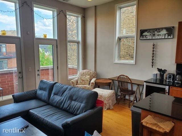 Building Photo - 1458 N Artesian Ave