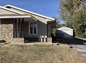 Building Photo - 993 Oriole Dr