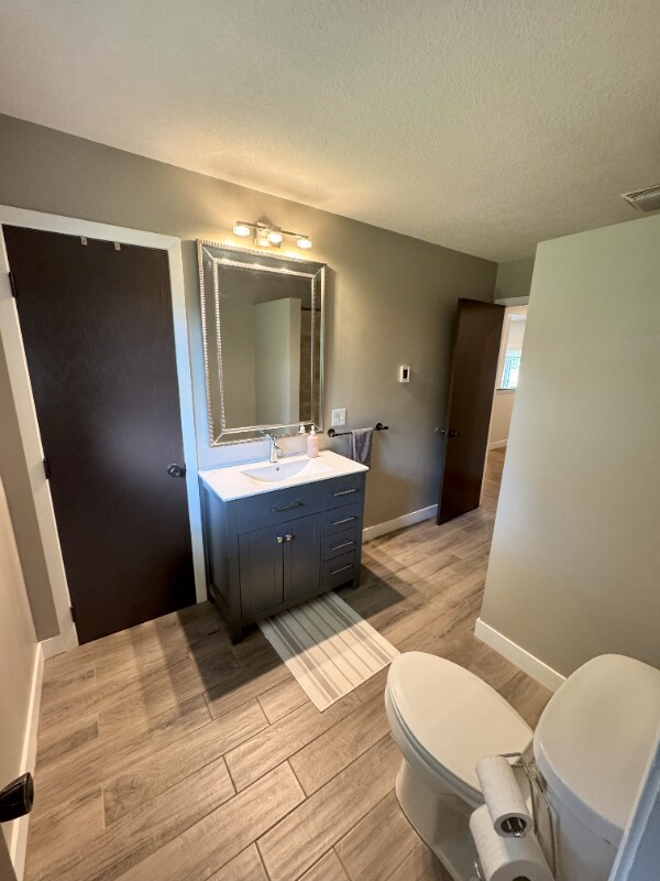 Building Photo - 1030 Sommers St N