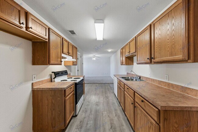 Foto del edificio - 10275 Aurora Dr