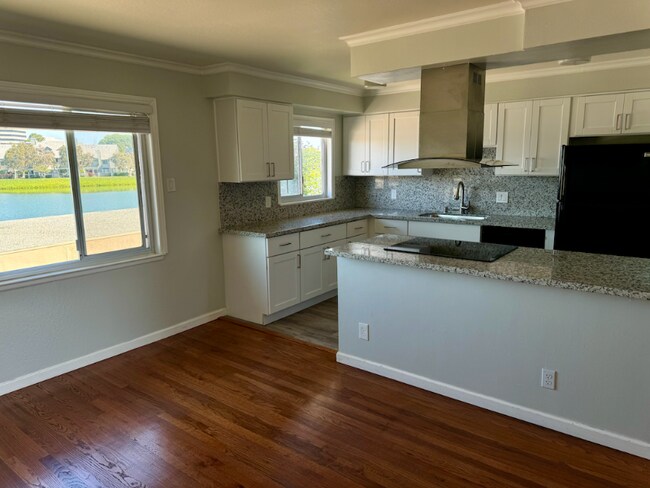 Building Photo - 1615 Marina Ct