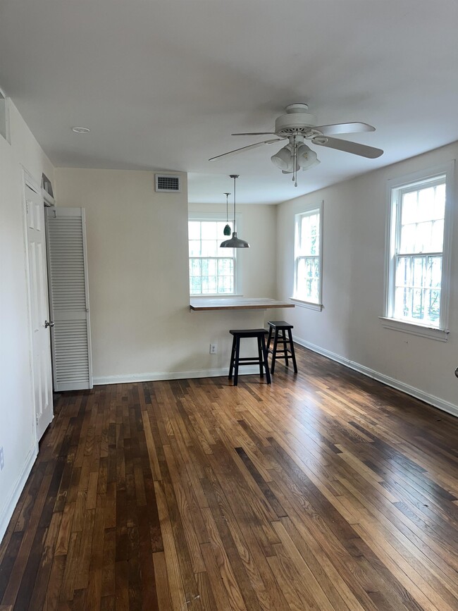 Building Photo - 2943 Forbes St