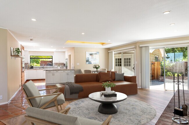 Foto del edificio - 14970 Blossom Hill Rd