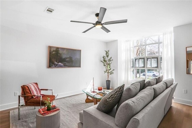 Building Photo - 1210 Cleburne Ave NE