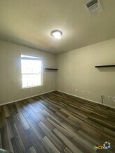 Building Photo - 3504 Lorne Dr