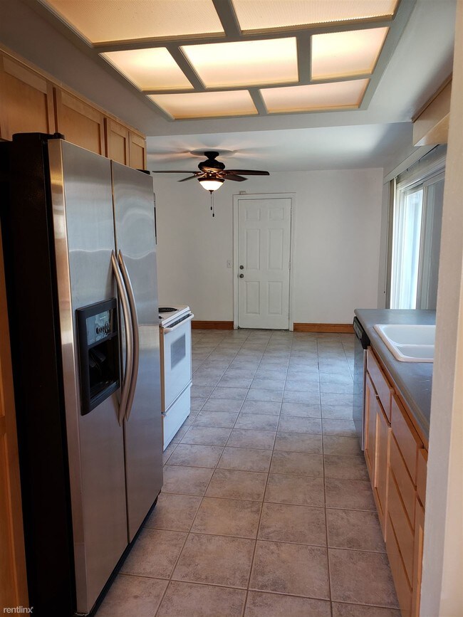 Foto del edificio - 3 br, 2 bath House - 558 Huntington Way