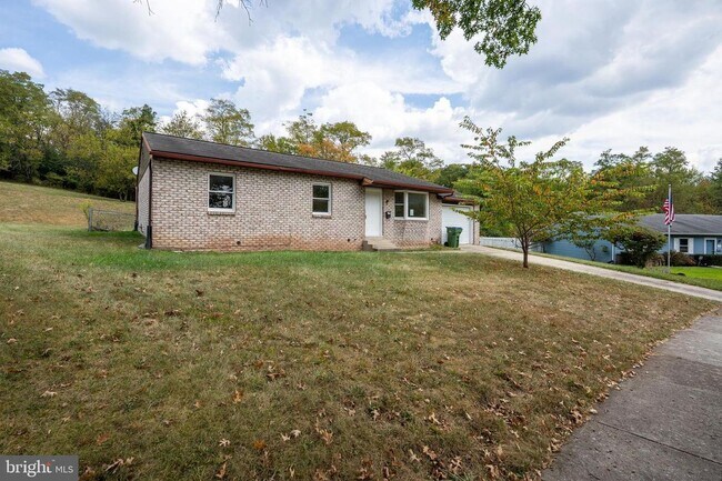 Foto del edificio - 3748 Tudor Dr