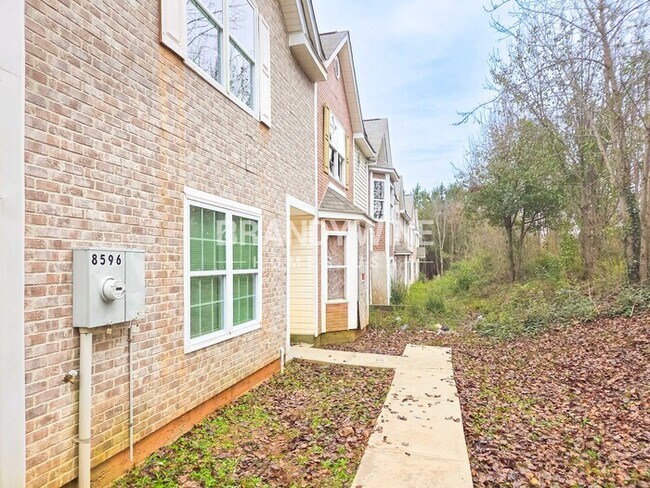 Foto del edificio - 8594 Webb Rd