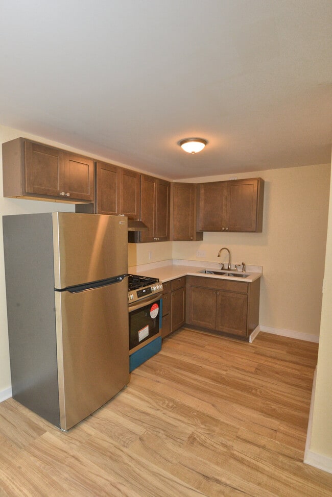 Kitchen - 121 S 18th St