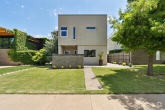 Building Photo - 608 NW 7th St