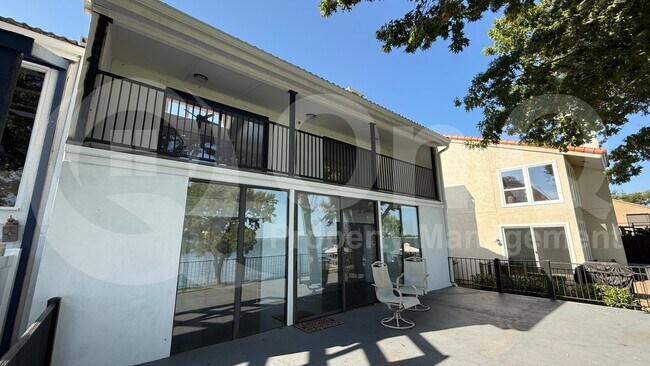 Building Photo - 3612 Lakeside Dr